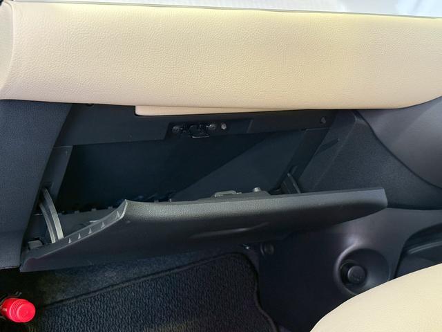 ビュート １２ＳＴ　メイクアップ車両　ＥＴＣ付き　キーレスエントリー　ナビ　ＴＶ付　内装アイボリー変更（37枚目）