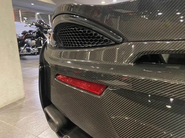 マクラーレン 570S MEOカーボンエクステリアパック フロント