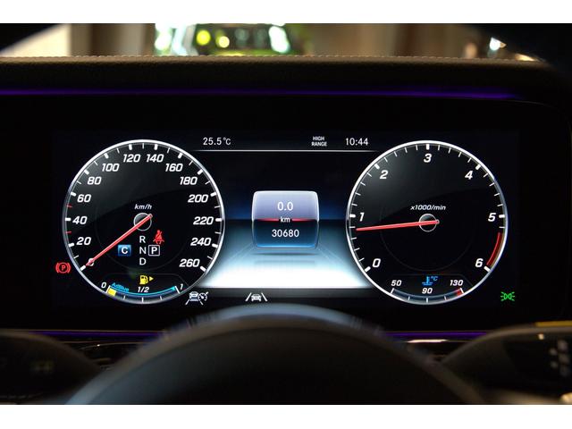 Ｇクラス Ｇ４００ｄ　ＡＭＧライン　ＡＭＧライン　レーダーセーフティパッケージ　マルチビームＬＥＤヘッドライト　スライディングルーフ　サイドストリップライン（ブラッシュドアルミニウム）　ＡＭＧスポーツステアリング　シートヒーター（9枚目）