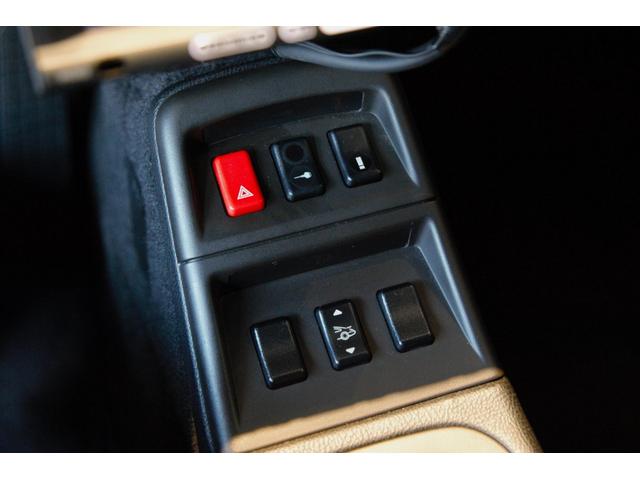 ９１１ ９１１　Ｃａｒｒｅｒａ　ＭＩＺＷＡ　Ｄ車　１７インチＣｕｐホイール　Ｃａｒｒｅａブラックエンブレム　キーレスリモコン　純正カセットカロッツェリアナビ　ＣＤ／ＤＶＤプレーヤー　Ｆ／Ｒカメラ（13枚目）