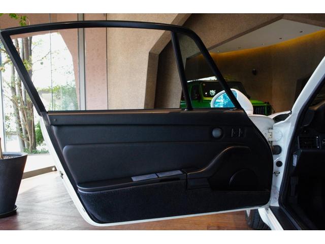 ９１１ ９１１　Ｃａｒｒｅｒａ　ＭＩＺＷＡ　Ｄ車　１７インチＣｕｐホイール　Ｃａｒｒｅａブラックエンブレム　キーレスリモコン　純正カセットカロッツェリアナビ　ＣＤ／ＤＶＤプレーヤー　Ｆ／Ｒカメラ（15枚目）