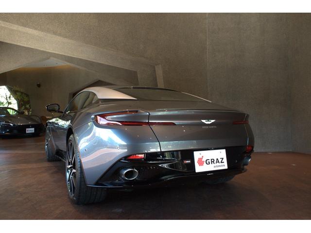 DB11 ローンチエディション 世界限定1000台シルバールーフストレーキ AstonMartin Wingsヘッドレスト刺繍 B&O BeoSoundオーディオ シートヒーター、ベンチレーション ンテンポラリーアルカンターラルーフ(4枚目)