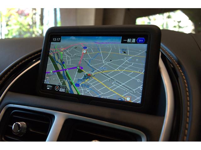 DB11 ローンチエディション 世界限定1000台シルバールーフストレーキ AstonMartin Wingsヘッドレスト刺繍 B&O BeoSoundオーディオ シートヒーター、ベンチレーション ンテンポラリーアルカンターラルーフ(12枚目)