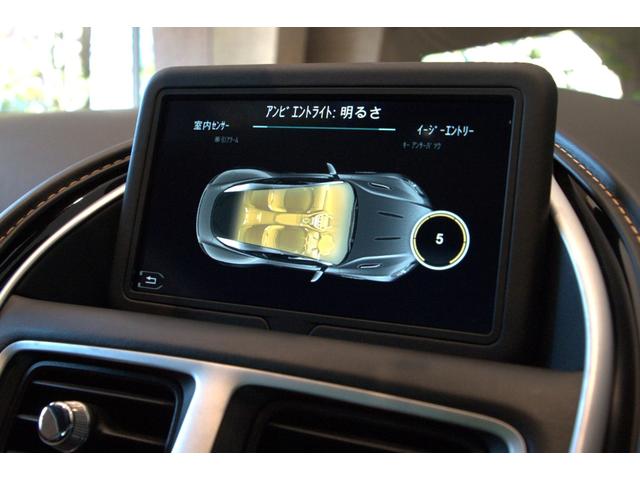 DB11 ローンチエディション 世界限定1000台シルバールーフストレーキ AstonMartin Wingsヘッドレスト刺繍 B&O BeoSoundオーディオ シートヒーター、ベンチレーション ンテンポラリーアルカンターラルーフ(15枚目)