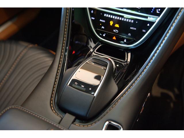 DB11 ローンチエディション 世界限定1000台シルバールーフストレーキ AstonMartin Wingsヘッドレスト刺繍 B&O BeoSoundオーディオ シートヒーター、ベンチレーション ンテンポラリーアルカンターラルーフ(18枚目)