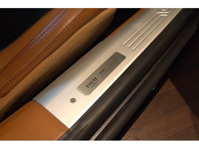 DB11 ローンチエディション 世界限定1000台シルバールーフストレーキ AstonMartin Wingsヘッドレスト刺繍 B&O BeoSoundオーディオ シートヒーター、ベンチレーション ンテンポラリーアルカンターラルーフ(22枚目)