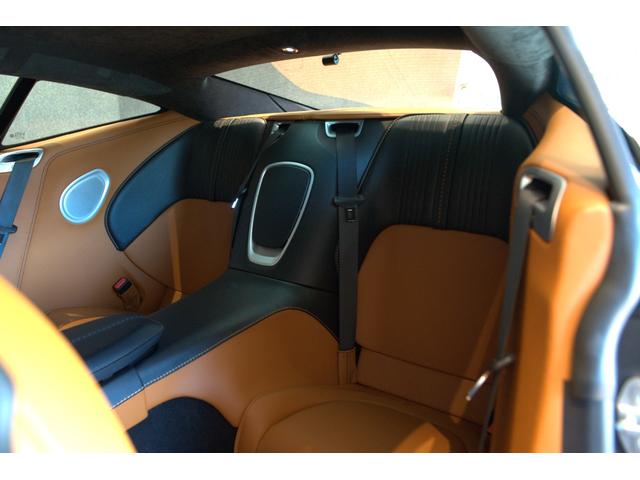 DB11 ローンチエディション 世界限定1000台シルバールーフストレーキ AstonMartin Wingsヘッドレスト刺繍 B&O BeoSoundオーディオ シートヒーター、ベンチレーション ンテンポラリーアルカンターラルーフ(24枚目)