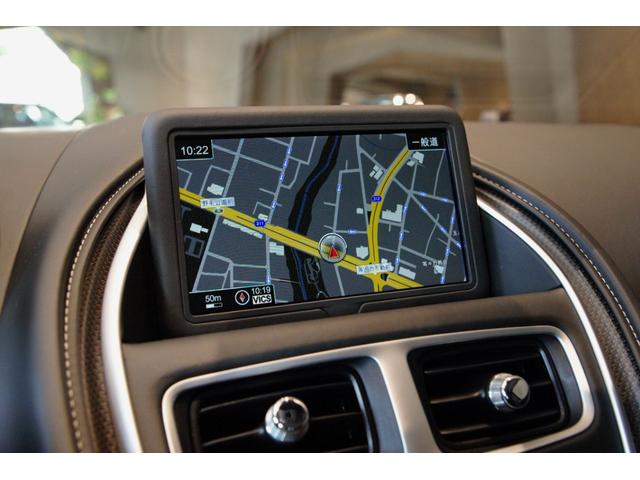 ＤＢ１１ ５．２Ｌ　左ハンドル　カーボンファイバーインテリアトリムパック　Ｂ＆Ｏ　ヘッドレスト刺繍　ネクサスキルティング　アイボリーアルカンターラルーフライニング　エクステリアブラックパック　ユニオンフラッグバッジ（10枚目）