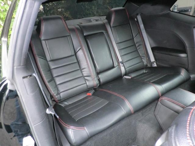 ダッジ・チャレンジャー 　２０１３年式　２０アルミホイール　ブラックレザーシート　パワーシート　キーレスエントリー　ＥＴＣ（9枚目）