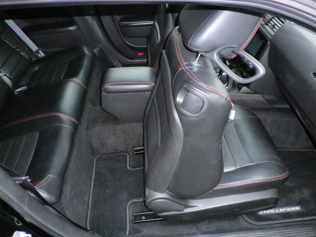 ダッジ・チャレンジャー 　２０１３年式　２０アルミホイール　ブラックレザーシート　パワーシート　キーレスエントリー　ＥＴＣ（19枚目）
