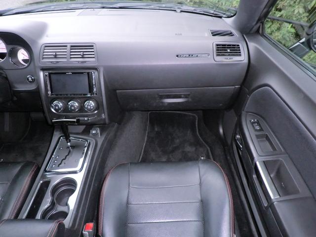 ダッジ・チャレンジャー 　２０１３年式　２０アルミホイール　ブラックレザーシート　パワーシート　キーレスエントリー　ＥＴＣ（44枚目）