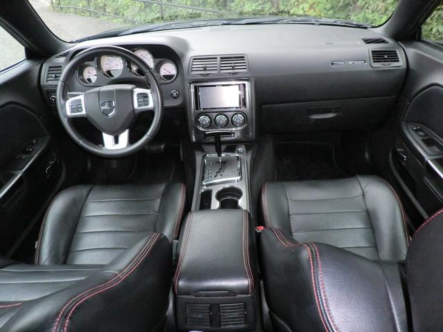 ダッジ・チャレンジャー 　２０１３年式　２０アルミホイール　ブラックレザーシート　パワーシート　キーレスエントリー　ＥＴＣ（45枚目）