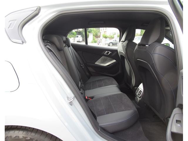 1シリーズ 120d Mスポーツ HDDナビゲーション 衝突軽減ブレーキ アクティブクルーズコントロール 18インチアルミホイール 電動リヤゲート 電動シート(22枚目)