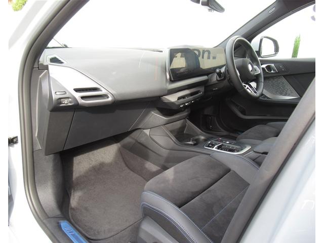 1シリーズ 120d Mスポーツ HDDナビゲーション 衝突軽減ブレーキ アクティブクルーズコントロール 18インチアルミホイール 電動リヤゲート 電動シート(24枚目)