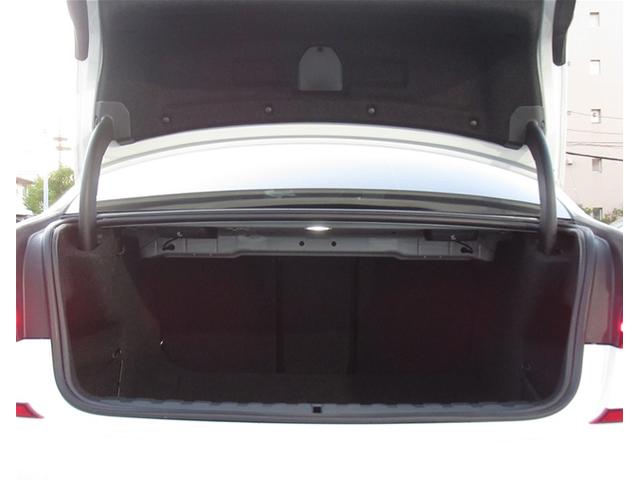 3シリーズ 320d xDrive Mスポーツ 純正ナビゲーション 18インチアロイホイール 全周囲カメラ ハーフレザーシート 電動シート フロンシートヒーター 電動テールゲート 衝突軽減ブレーキ Bluetooth(50枚目)