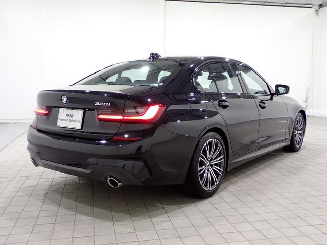 320i Mスポーツ 純正ナビ 全周囲カメラ 18インチAW ACC 電動テールゲート 黒レザー 衝突軽減ブレーキ Bluetooth フロントシートヒーター 全国1年保証(5枚目)