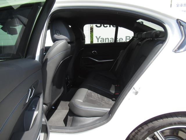 ３シリーズ ３２０ｄ　ｘＤｒｉｖｅＭスポーツエディションシャドー　純正ナビ　全周囲カメラ　衝突軽減ブレーキ　ＡＣＣ　１９インチＡＷ（26枚目）
