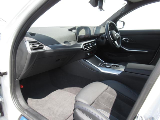 ３シリーズ ３２０ｄ　ｘＤｒｉｖｅＭスポーツエディションシャドー　純正ナビ　全周囲カメラ　衝突軽減ブレーキ　ＡＣＣ　１９インチＡＷ（27枚目）