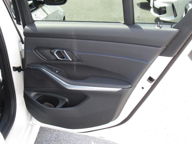 ３シリーズ ３２０ｄ　ｘＤｒｉｖｅＭスポーツエディションシャドー　純正ナビ　全周囲カメラ　衝突軽減ブレーキ　ＡＣＣ　１９インチＡＷ（53枚目）