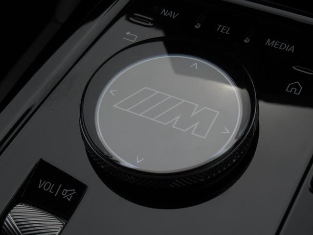 Ｍ５ 　純正ナビ　２０／２１インチアロイホイール　全周囲カメラ　衝突軽減ブレーキ　赤レザーシート　フロントシートヒーター　Ｂｌｕｅｔｏｏｔｈプラグインハイブリッド（35枚目）