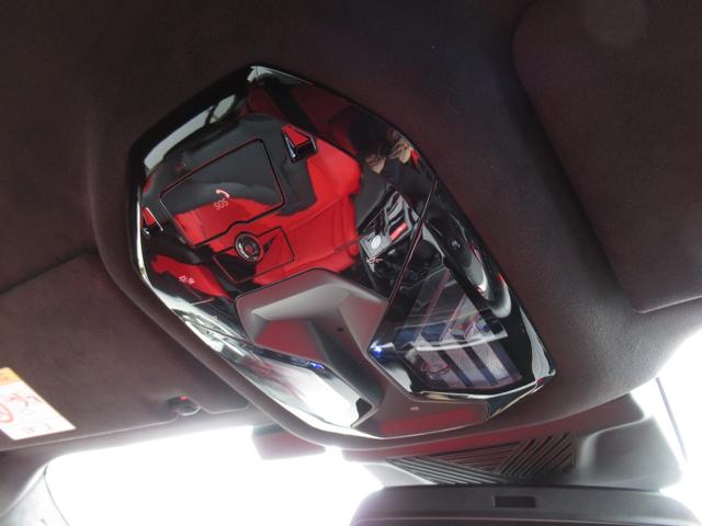 Ｍ５ 　純正ナビ　２０／２１インチアロイホイール　全周囲カメラ　衝突軽減ブレーキ　赤レザーシート　フロントシートヒーター　Ｂｌｕｅｔｏｏｔｈプラグインハイブリッド（36枚目）