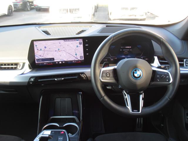 ｉＸ１ ｅＤｒｉｖｅ　２０　Ｍスポーツ　純正ナビゲーション　１８インチアロイホイール　全周囲カメラ　ハーフレザー　フロンシートヒーター　衝突軽減ブレーキ　元デモカー（28枚目）