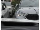 華美な装飾を廃し、運転のしやすさを追求したダッシュボード、インパネの造り。ストイックなまでの機能美に装飾はパネルでのワンポイント。真の高級が何たるかを如実に物語っています。