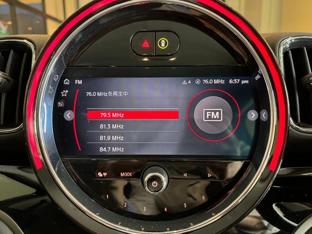 ＭＩＮＩ クーパーＤ　クロスオーバー　アクティブクルーズコントロール　バックカメラ　前後センサー　オートトランク　純正ナビゲーションシステム　コンフォートアクセス　ＥＴＣ２．０　ＬＥＤライト（8枚目）