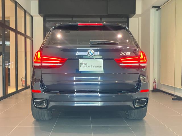 Ｘ５ ｘＤｒｉｖｅ　３５ｄ　Ｍスポーツ　認定中古車　ＢＭＷ　アロイホイール　Ｍ　ダブルスポーク　アダプティブ　Ｍ　サスペンション　コンフォート　アクセス　システム　ドア　ソフト　クローズ　オートマチック　電動パノラマルーフ　禁煙車（3枚目）