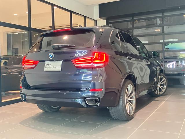 Ｘ５ ｘＤｒｉｖｅ　３５ｄ　Ｍスポーツ　認定中古車　ＢＭＷ　アロイホイール　Ｍ　ダブルスポーク　アダプティブ　Ｍ　サスペンション　コンフォート　アクセス　システム　ドア　ソフト　クローズ　オートマチック　電動パノラマルーフ　禁煙車（6枚目）