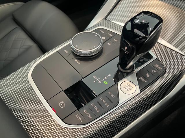 ４シリーズ Ｍ４４０ｉ　ｘＤｒｉｖｅグランクーペ　認定中古車　Ｍ　スポーツ　ブレーキ　　Ｍ　スポーツディファレンシャル　アダプティブ　Ｍ　サスペンション　コンフォートアクセス　電動サンルーフ　シート　ヒーター　運転席／助手席（9枚目）