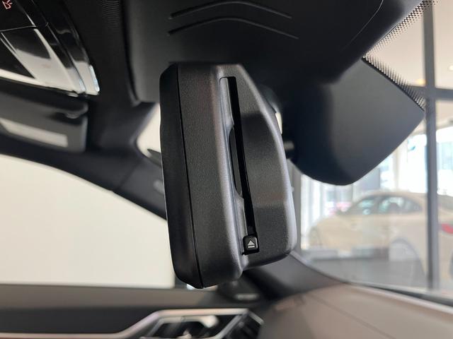 ４シリーズ Ｍ４４０ｉ　ｘＤｒｉｖｅグランクーペ　認定中古車　Ｍ　スポーツ　ブレーキ　　Ｍ　スポーツディファレンシャル　アダプティブ　Ｍ　サスペンション　コンフォートアクセス　電動サンルーフ　シート　ヒーター　運転席／助手席（10枚目）