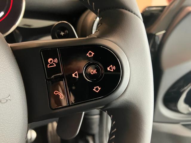 ＭＩＮＩ ＪＣＷ　プレミアムプラスパッケージ　ＪＣＷトリム　認定中古車　ステアリング　ホイール　ナッパ　レザー　格納機能付きドアミラー　コンフォートアクセス　　Ｒ　ビューカメラ　Ｆ　アーム　レスト　　アダプティブ　クルーズ　コントロール（30枚目）