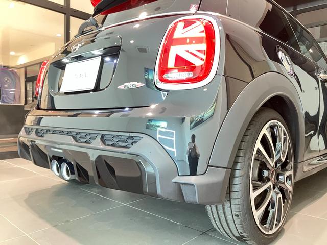ＭＩＮＩ ＪＣＷ　プレミアムプラスパッケージ　ＪＣＷトリム　認定中古車　ステアリング　ホイール　ナッパ　レザー　格納機能付きドアミラー　コンフォートアクセス　　Ｒ　ビューカメラ　Ｆ　アーム　レスト　　アダプティブ　クルーズ　コントロール（42枚目）