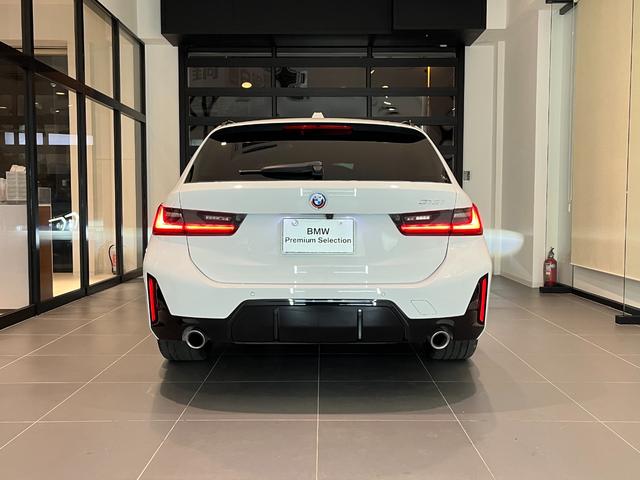 ３シリーズ ３１８ｉツーリング　Ｍスポーツ　認定中古車　ＢＭＷライトアロイホイール　ダブルスポーク　ＡＴ　パドル　スイッチ付き　バリアブル　スポーツ　ステアリング　Ｍ　スポーツ　パッケージ（3枚目）