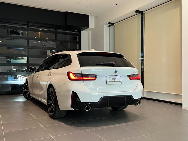 ３シリーズ ３１８ｉツーリング　Ｍスポーツ　認定中古車　ＢＭＷライトアロイホイール　ダブルスポーク　ＡＴ　パドル　スイッチ付き　バリアブル　スポーツ　ステアリング　Ｍ　スポーツ　パッケージ（7枚目）