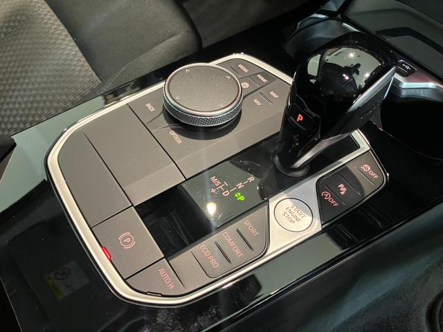 1シリーズ 118d プレイ 認定中古車 MW アロイ ホイール マルチ スポーク スタイリング オートマチック トランク リッド ロック コンフォート アクセス システム ETC内蔵型ルーム ミラー 電動シート調節 メモリー付(9枚目)