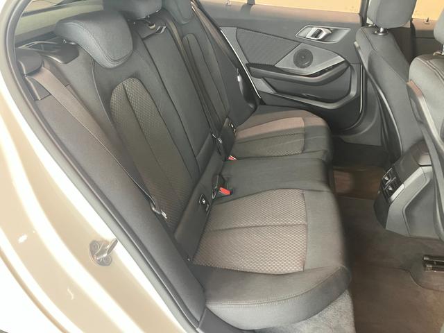 1シリーズ 118d プレイ 認定中古車 MW アロイ ホイール マルチ スポーク スタイリング オートマチック トランク リッド ロック コンフォート アクセス システム ETC内蔵型ルーム ミラー 電動シート調節 メモリー付(23枚目)