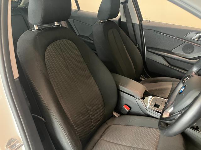 1シリーズ 118d プレイ 認定中古車 MW アロイ ホイール マルチ スポーク スタイリング オートマチック トランク リッド ロック コンフォート アクセス システム ETC内蔵型ルーム ミラー 電動シート調節 メモリー付(25枚目)