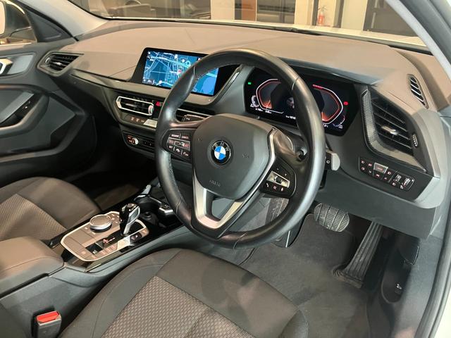 1シリーズ 118d プレイ 認定中古車 MW アロイ ホイール マルチ スポーク スタイリング オートマチック トランク リッド ロック コンフォート アクセス システム ETC内蔵型ルーム ミラー 電動シート調節 メモリー付(26枚目)