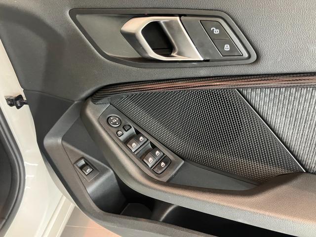 1シリーズ 118d プレイ 認定中古車 MW アロイ ホイール マルチ スポーク スタイリング オートマチック トランク リッド ロック コンフォート アクセス システム ETC内蔵型ルーム ミラー 電動シート調節 メモリー付(39枚目)