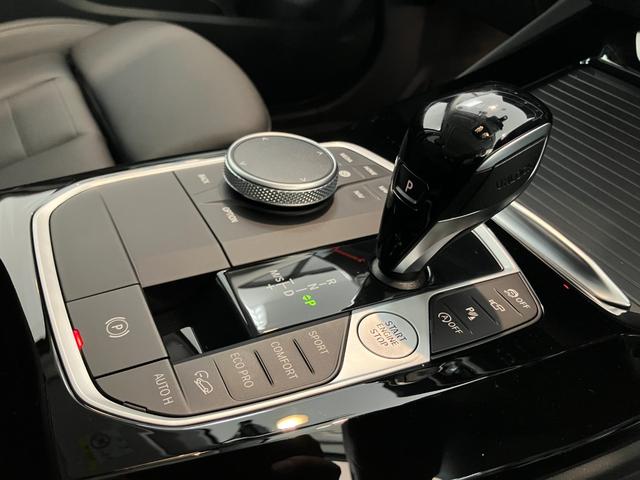 X3 xDrive 20d 認定中古車 パフォーマンス コントロール バリアブル スポーツ ステアリング コンフォート アクセス システム アコースティック コンフォート ガラス 電動パノラマルーフ(9枚目)