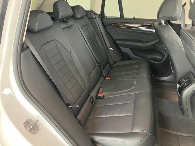 X3 xDrive 20d 認定中古車 パフォーマンス コントロール バリアブル スポーツ ステアリング コンフォート アクセス システム アコースティック コンフォート ガラス 電動パノラマルーフ(11枚目)