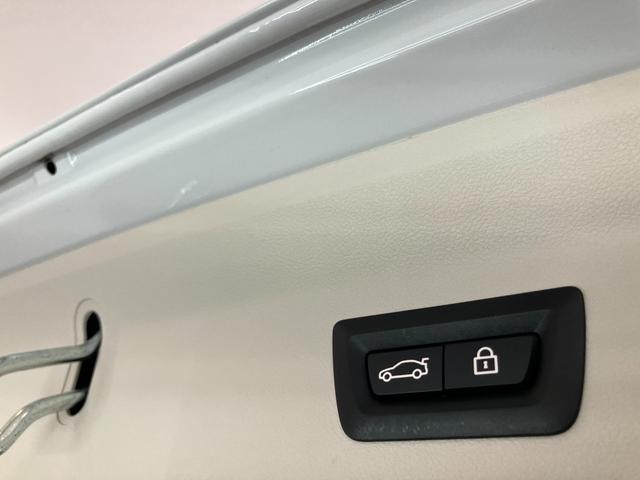 X3 xDrive 20d 認定中古車 パフォーマンス コントロール バリアブル スポーツ ステアリング コンフォート アクセス システム アコースティック コンフォート ガラス 電動パノラマルーフ(18枚目)