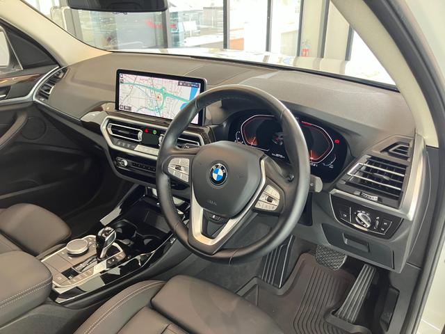X3 xDrive 20d 認定中古車 パフォーマンス コントロール バリアブル スポーツ ステアリング コンフォート アクセス システム アコースティック コンフォート ガラス 電動パノラマルーフ(24枚目)