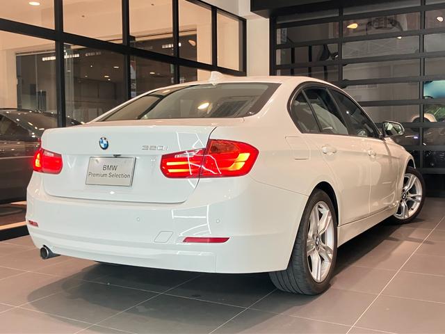 3シリーズ 320i スポーツ 認定中古車 コンフォート アクセス システム 自動防眩ルームミラー 電動シート調節 メモリー付 R パーク ディスタンス コントロール(PDC) R パーク ディスタンス コントロール(PDC)(6枚目)