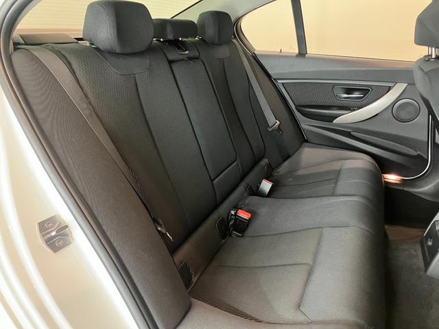 3シリーズ 320i スポーツ 認定中古車 コンフォート アクセス システム 自動防眩ルームミラー 電動シート調節 メモリー付 R パーク ディスタンス コントロール(PDC) R パーク ディスタンス コントロール(PDC)(11枚目)