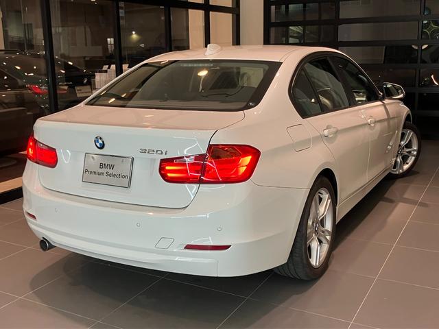 3シリーズ 320i スポーツ 認定中古車 コンフォート アクセス システム 自動防眩ルームミラー 電動シート調節 メモリー付 R パーク ディスタンス コントロール(PDC) R パーク ディスタンス コントロール(PDC)(41枚目)