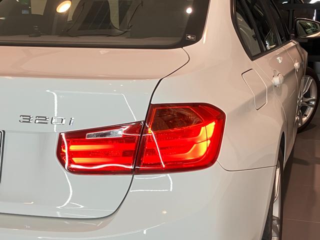 3シリーズ 320i スポーツ 認定中古車 コンフォート アクセス システム 自動防眩ルームミラー 電動シート調節 メモリー付 R パーク ディスタンス コントロール(PDC) R パーク ディスタンス コントロール(PDC)(43枚目)