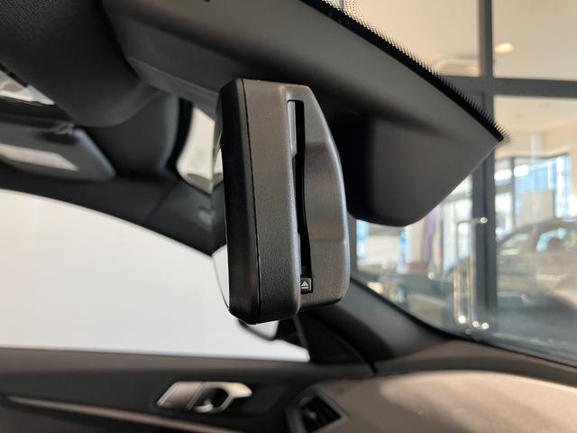 １シリーズ １１８ｄ　Ｍスポーツ　認定中古車　オートマチック　トランク　リッド　ロック　　コンフォートアクセス　Ｍ　スポーツ　パッケージ　　ＥＴＣ内蔵型ルーム　ミラー　電動シート調節　メモリー付（10枚目）